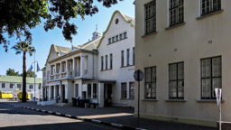 Bahnhof Windhoek - Eröffnung 1912. Die erste Bahnverbindung in Namibia wurde 1902 von Windhoek nach Swakopmund aufgenommen.