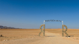 Rostock Ritz Desert Lodge - GPS: 23°32'54